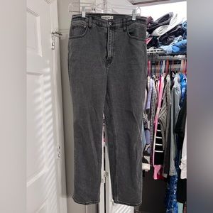Abercrombie & Fitch Jeans - Ankle Straight Ultra High Rise Jeans - Size 29/8